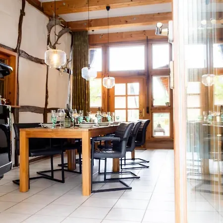 別荘 Fachwerk-villa Fuer 10 Mit Pool, Sauna, Fluegel, Kamin