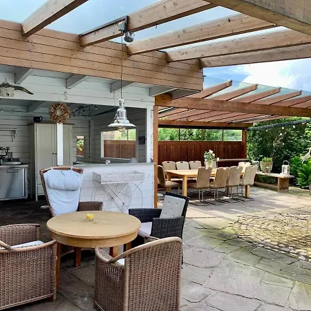 Fachwerk-villa Fuer 10 Mit Pool, Sauna, Fluegel, Kamin 別荘 *