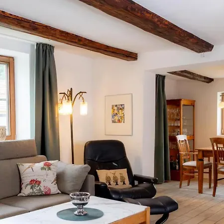 別荘 Fachwerk-villa Fuer 10 Mit Pool, Sauna, Fluegel, Kamin